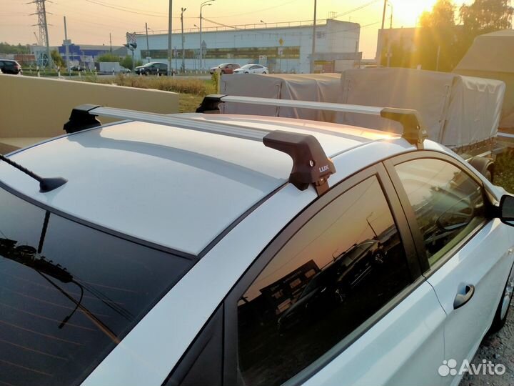 Багажник LUX City на гладкую крышу