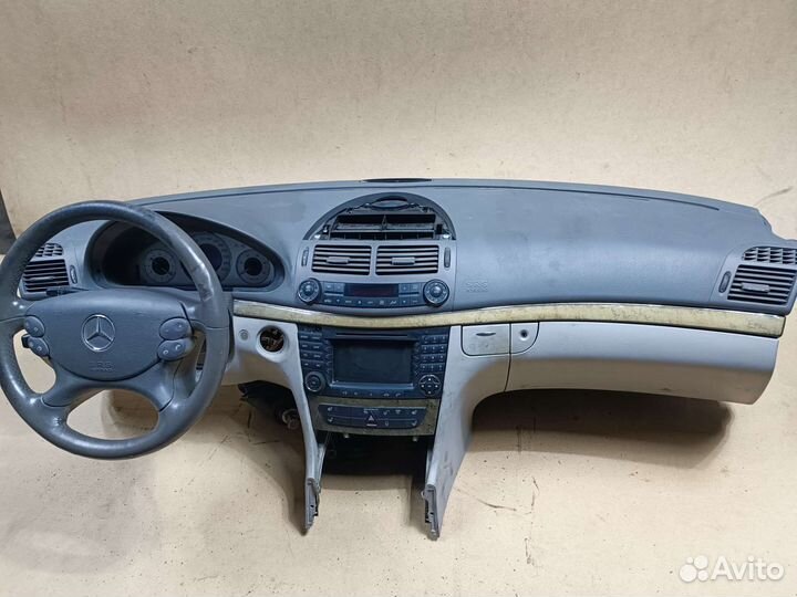 Торпедо Mercedes W211