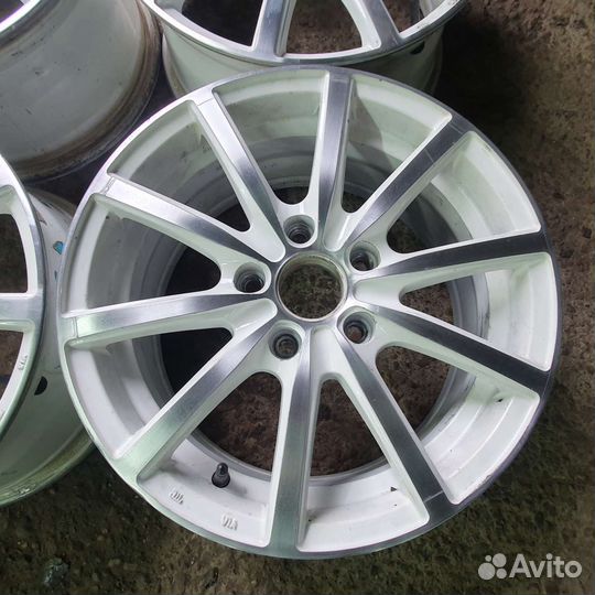 Красивые диски R16