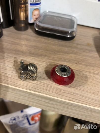 Продаю шарм и браслет Pandora