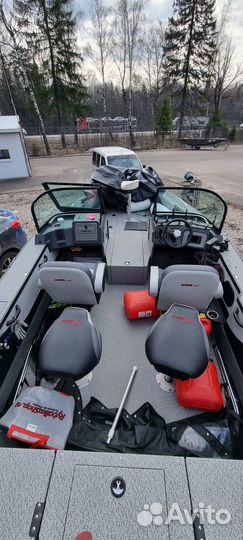 Моторная лодка Alumacraft trophy 205