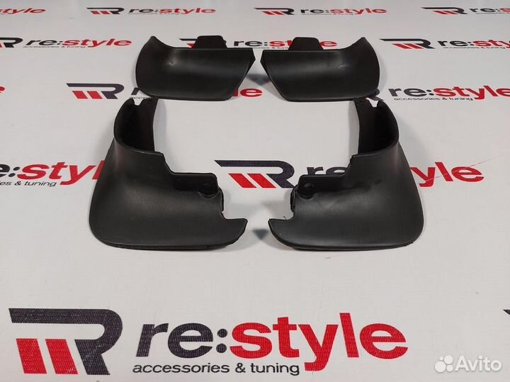 Брызговики Toyota Funcargo Черные