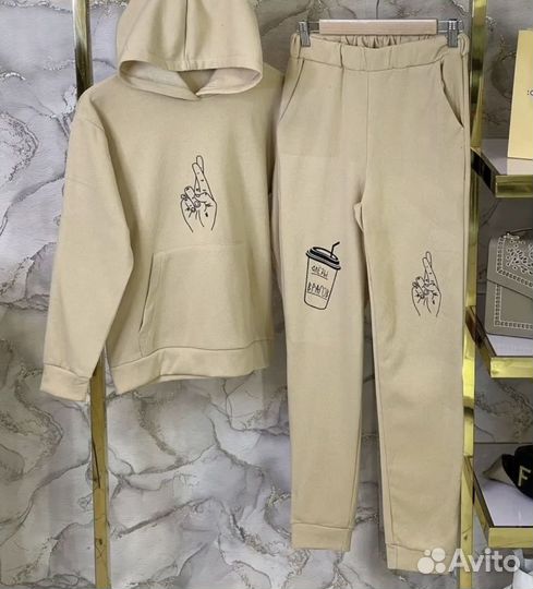 Куртка, костюм и шапка