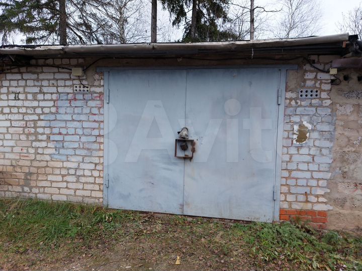 Гараж, > 30 м²