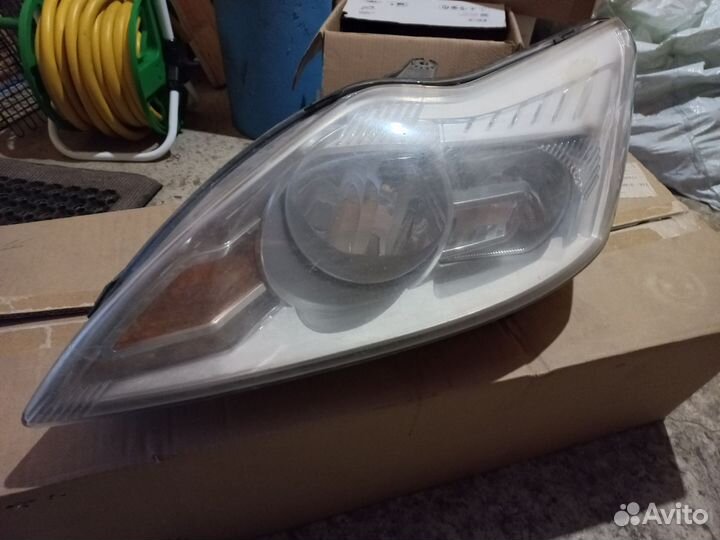 Фара Ford Focus 2 левая рестайл