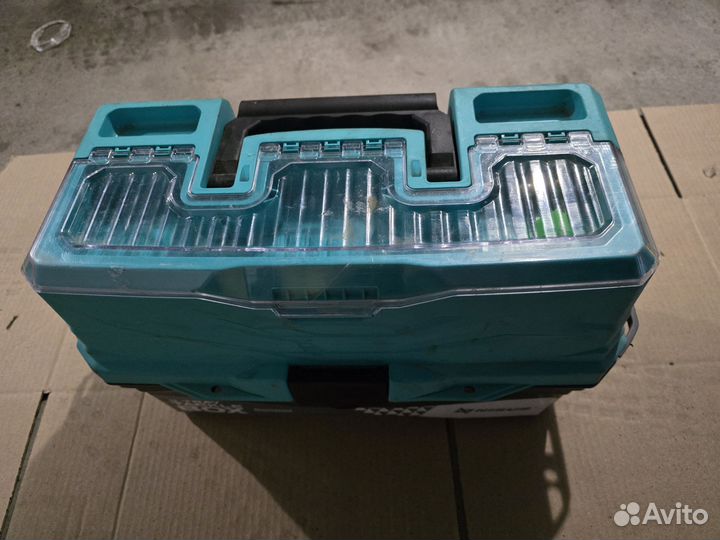 Рыболовный бокс со снастями