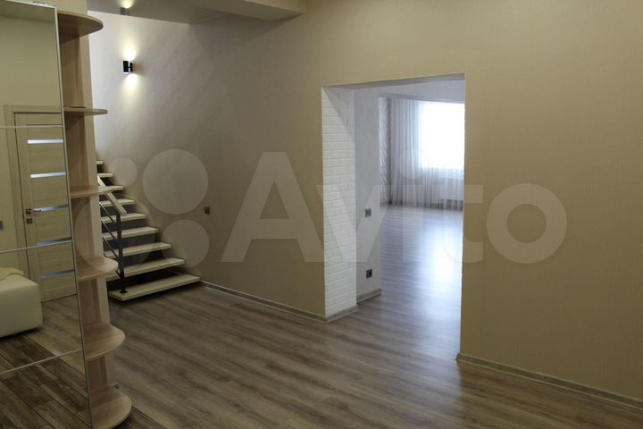 Коттедж 180 м² на участке 10 сот.