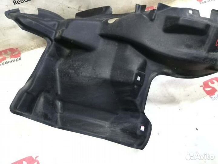 Подкрылок передний правый Toyota Tundra UCK40