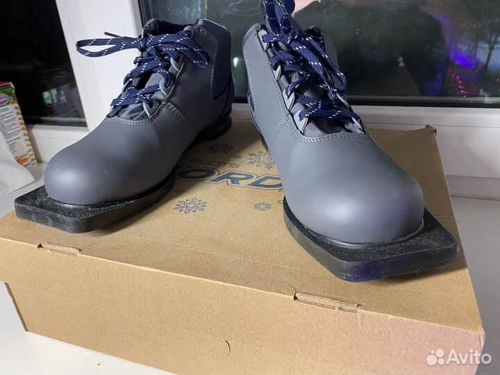 Лыжные ботинки