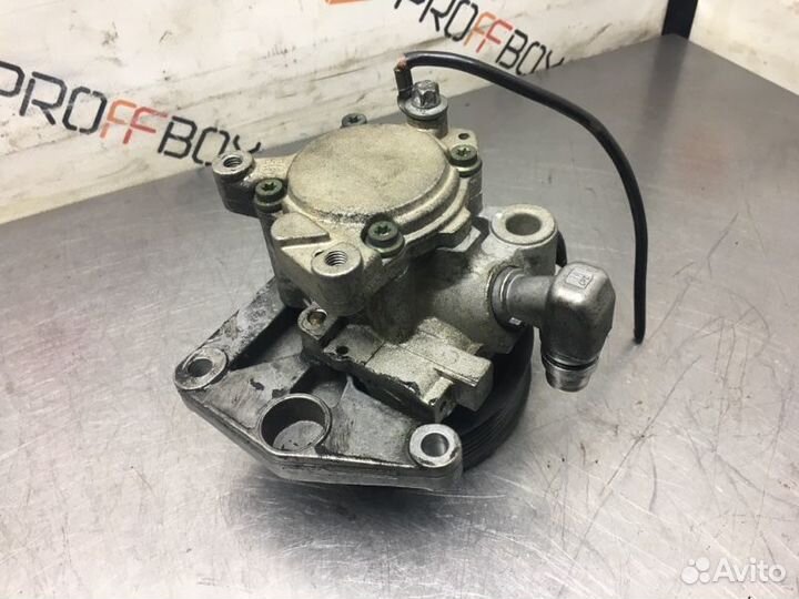 Насос гидроусилителя руля Mercedes C-Class W203