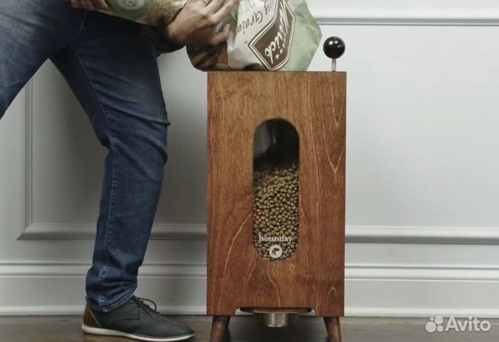 Диспенсер собачьего корма