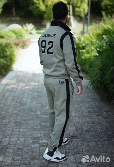 Спортивный костюм