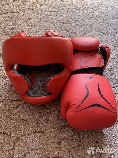 Боксерские перчатки, боксерский шлем