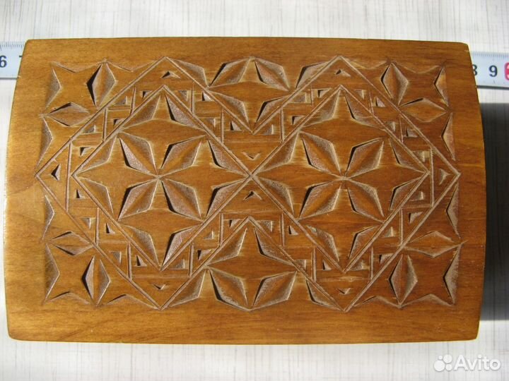 Шкатулка деревянная с резьбой на крышке СССР