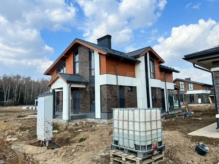 Дом 235,4 м² на участке 7,8 сот.