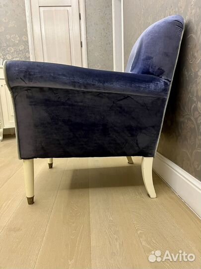 Бархатное кресло