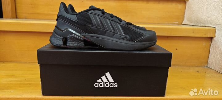 Кроссовки Adidas 40 размер оригинал