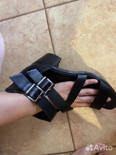 Босоножки 38