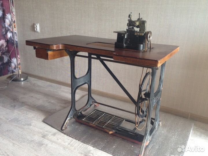 Швейная машина, оверлок