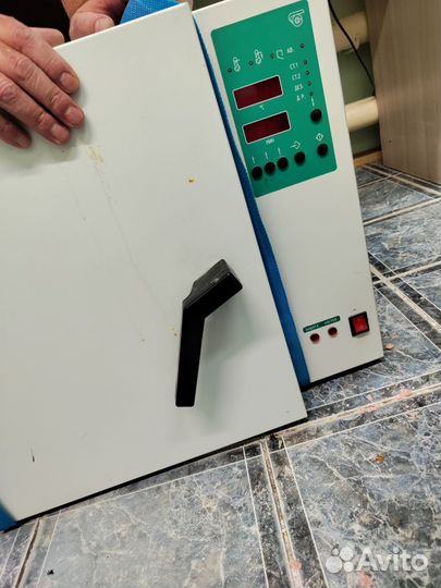 Сухожаровый шкаф