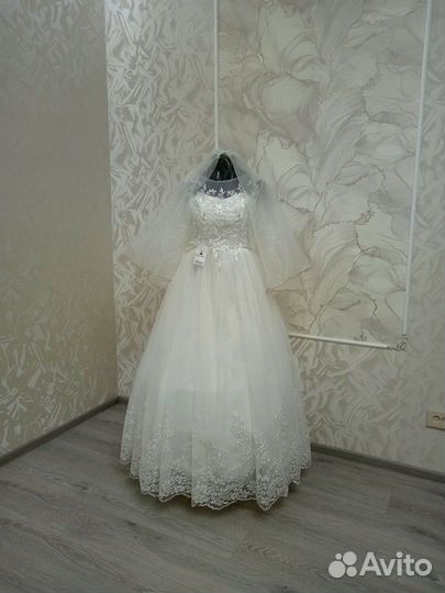 Прокат свадебных платьев