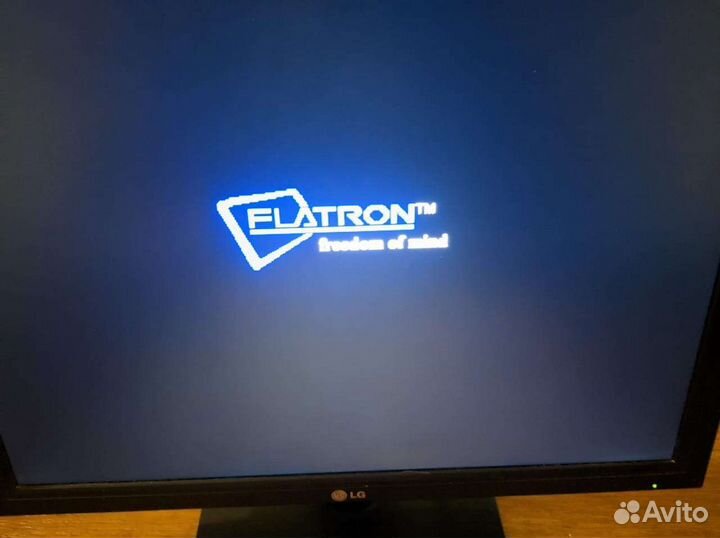 Монитор LG flatron L1918S