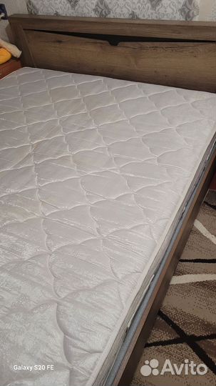 Кровать с матрасом бу 180200