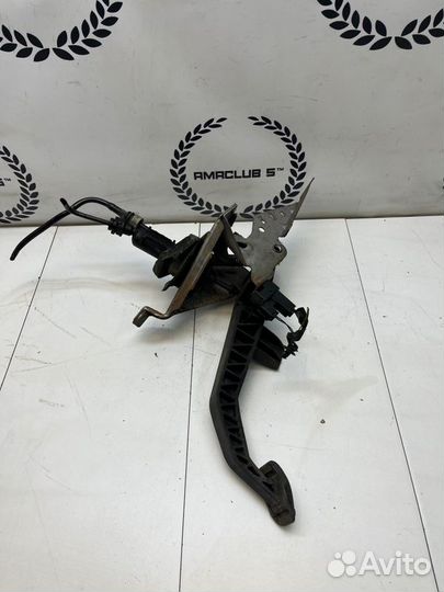 Педаль сцепления Ford Focus 2 купе 2.0 aoda 2006