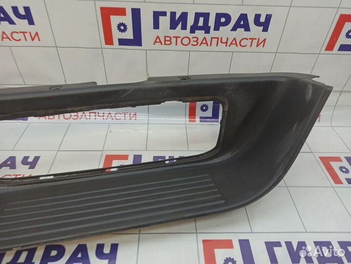 Накладка ступеньки передней правой Hyundai Grand Starex (TQ) 85872-4H050