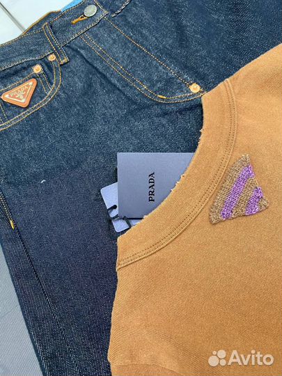 Футболка Prada