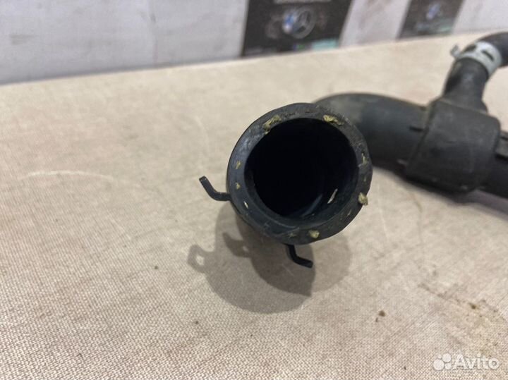 Патрубок системы охлаждения Mercedes C180 C204