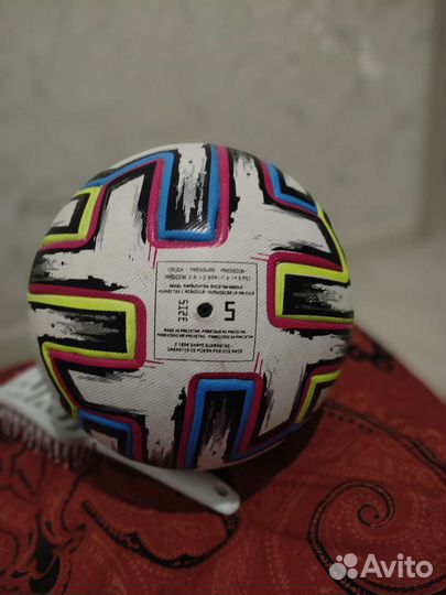 Футбольный мяч adidas euro 2020