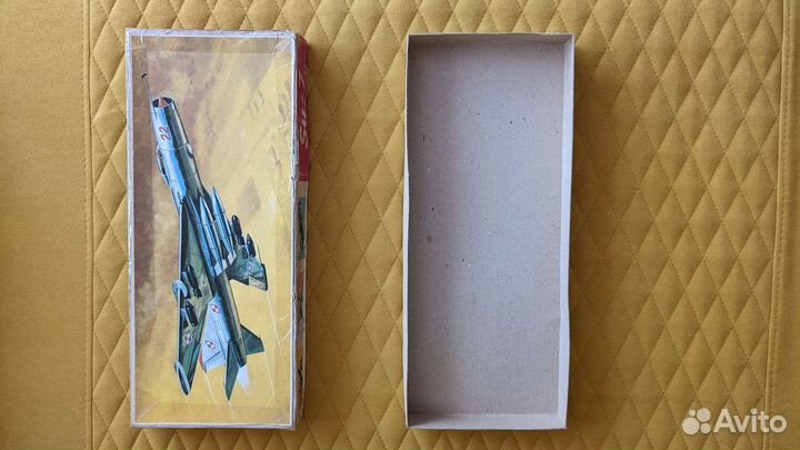 Модель самолета Су-7 VEB Plasticart