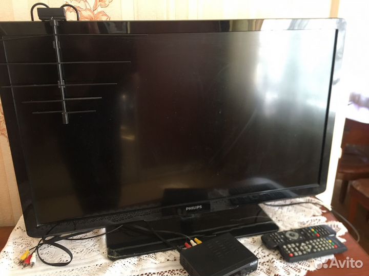 Телевизор philips 32 дюйма б/у м приставкоц