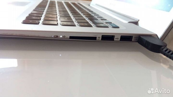 Lenovo IdeaPad u330p