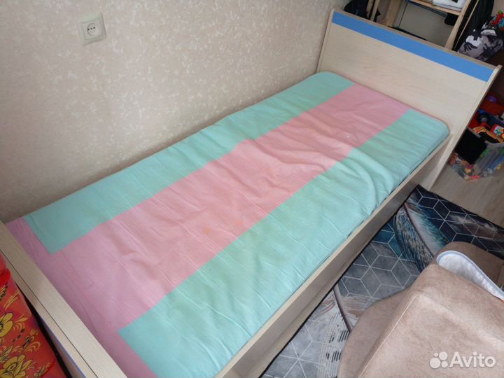 Кровать с матрасом бу