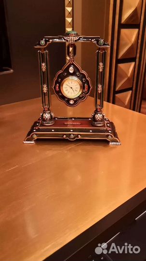 Часы Jay Strongwater