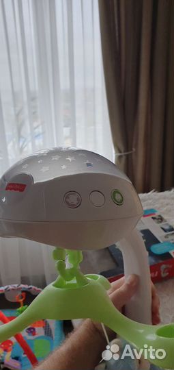 Музыкальный мобиль на кроватку