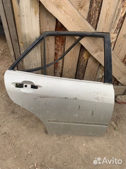 Дверь задняя правая toyota altezza gita