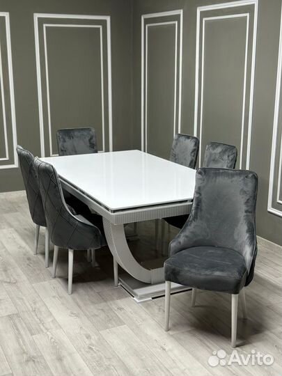 Стулья кухонныеи стол