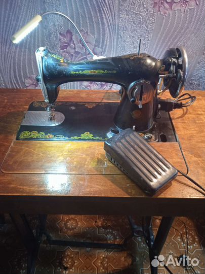 Швейная машина электрическая Подольская