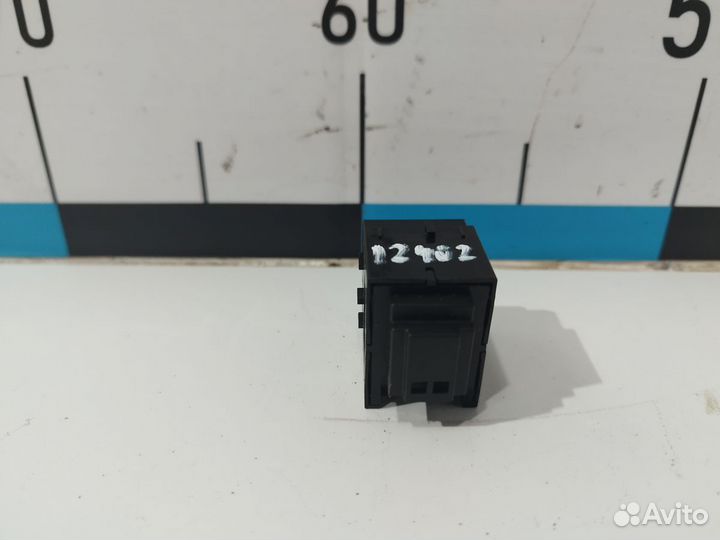 Кнопка обогрева сидений Discovery III 2004-2009