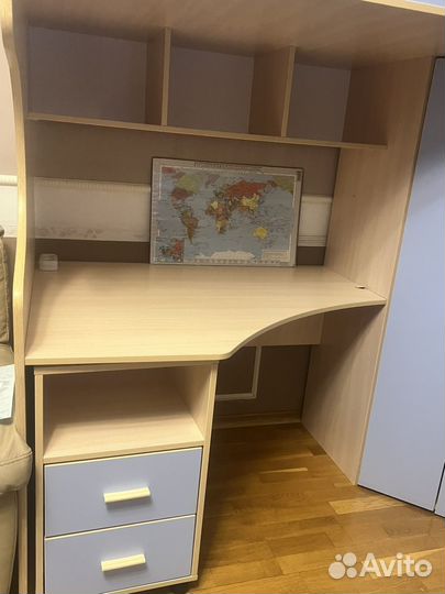Кровать чердак со столом и шкафом бу