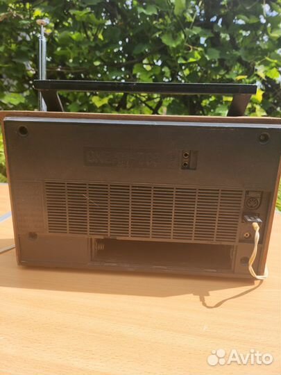 Ретро приемник океан 205 86год