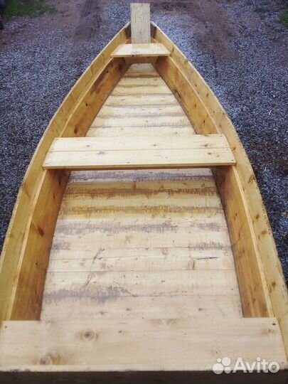 Деревянная лодка