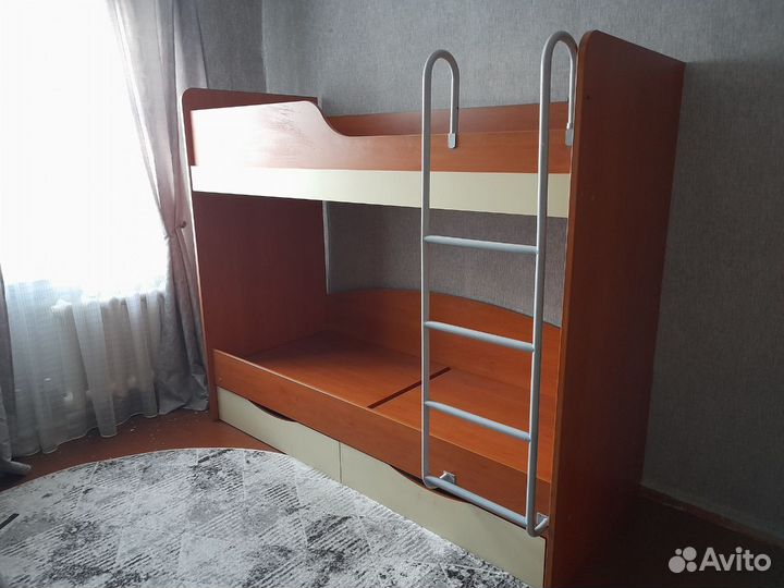 Двухъярусная кровать