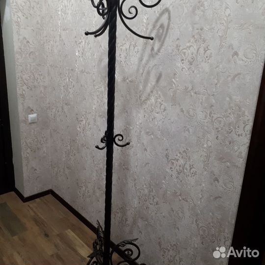 Вешалка кованная
