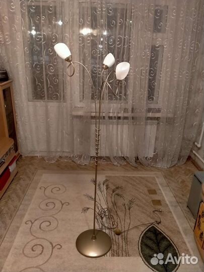 Люстра потолочная и торшер