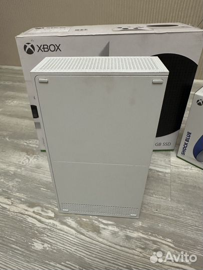 Xbox series s с 2 геймпадами