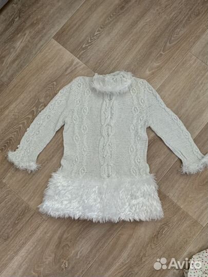 Вязаная кофточка